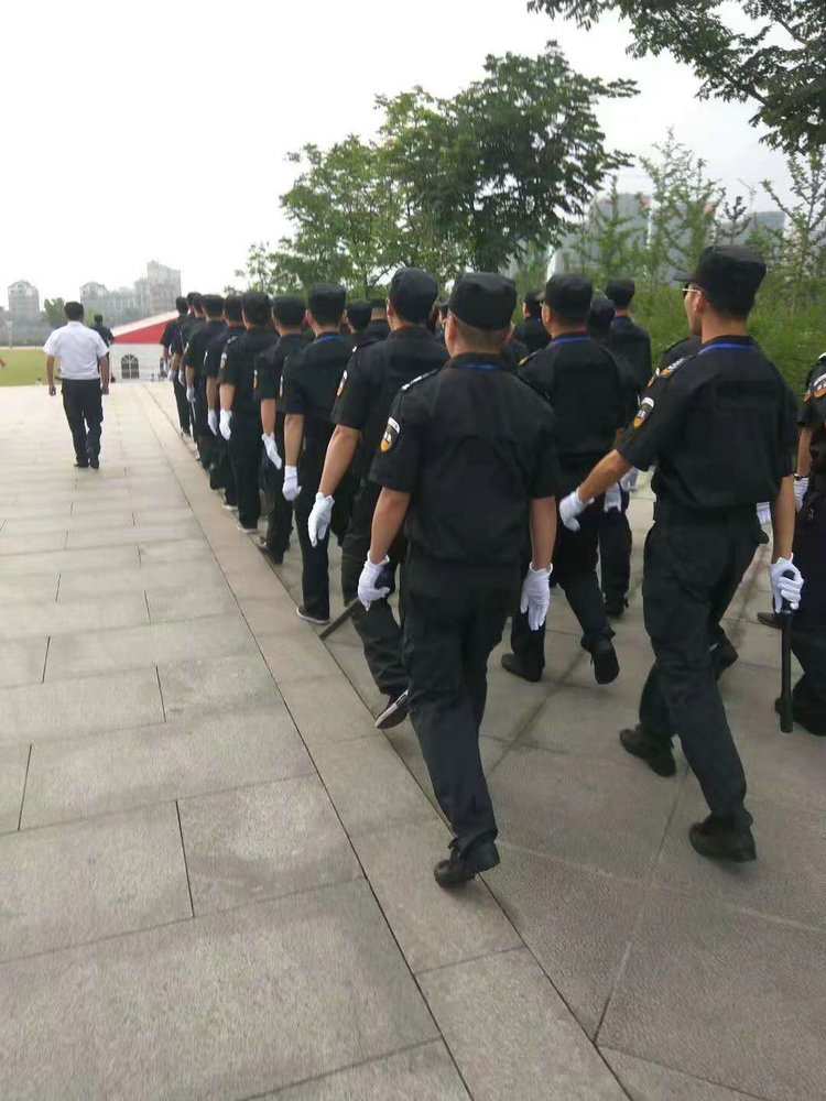 執(zhí)勤中的蚌埠保安公司人員